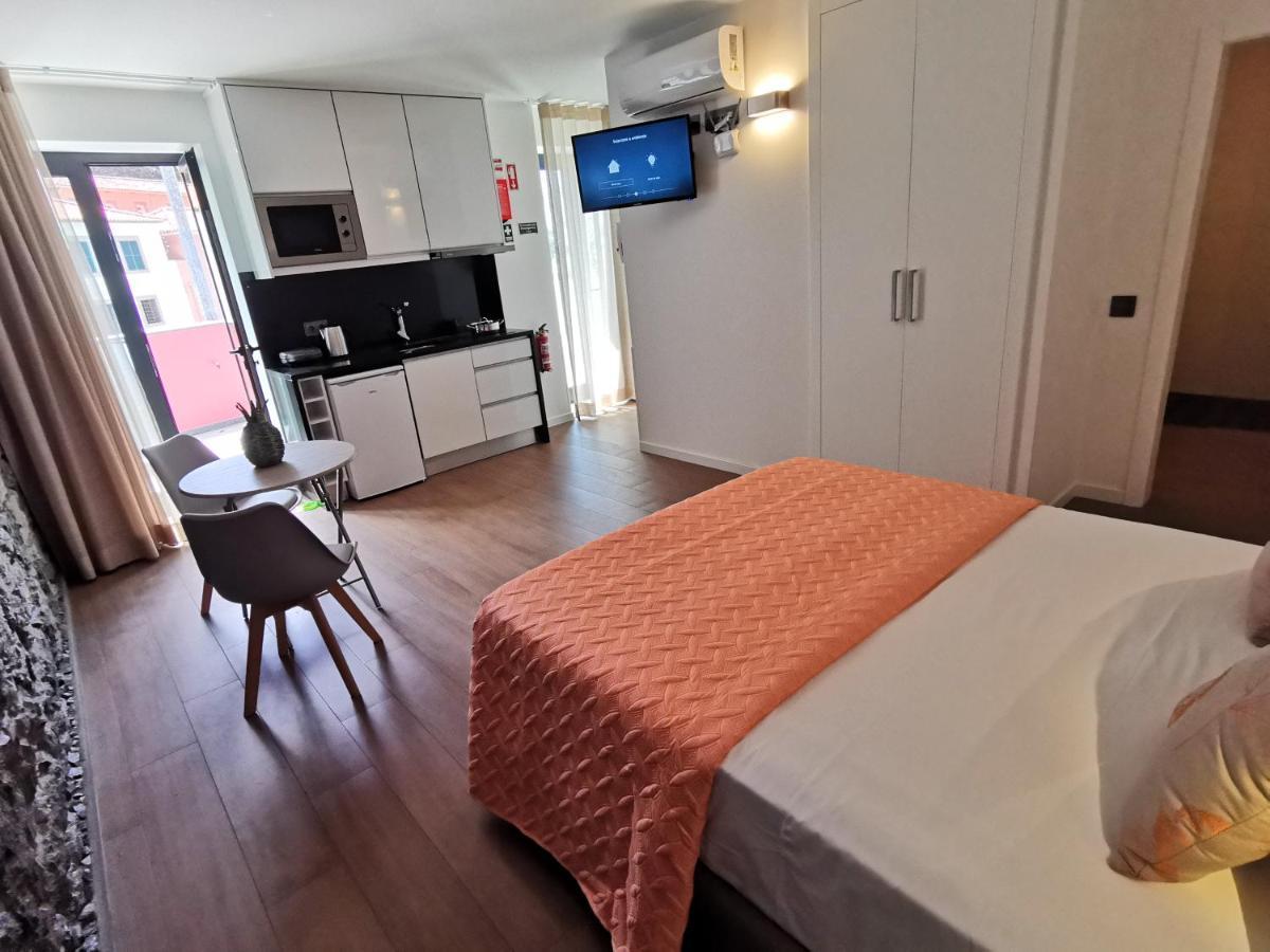Charming Studios In Calheta Beach - Villa Esmeralda Zewnętrze zdjęcie